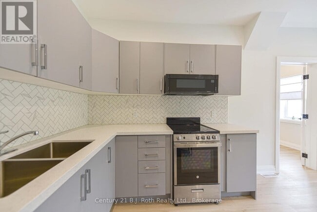 Photo du bâtiment - 274 Mississaga St W