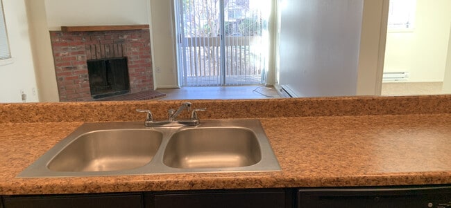 Cocina - 14704 E 2nd Ave