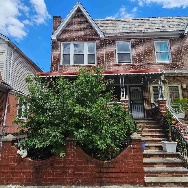 Building Photo - 751 E 46th St