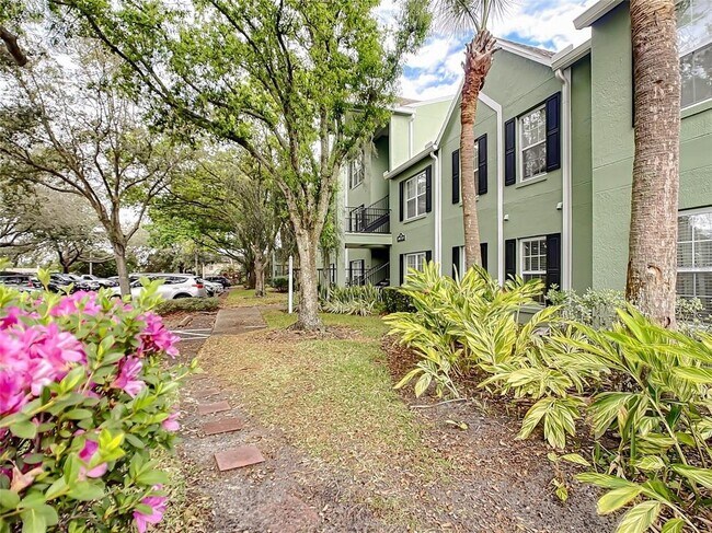 Foto del edificio - 1997 Dixie Belle Dr
