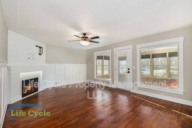 Building Photo - 1055 Lake Michigan Dr NW