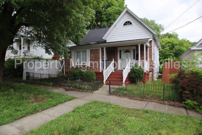 Primary Photo - 302 N Mulberry St