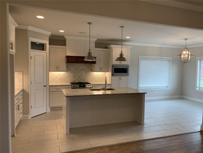 Foto del edificio - 615 N Drewrys Bluff Rd