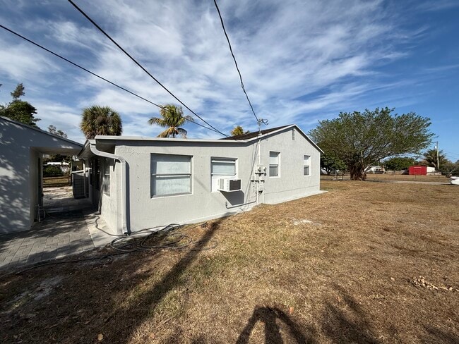 Photo - 1539 Magnolia Dr Apartments