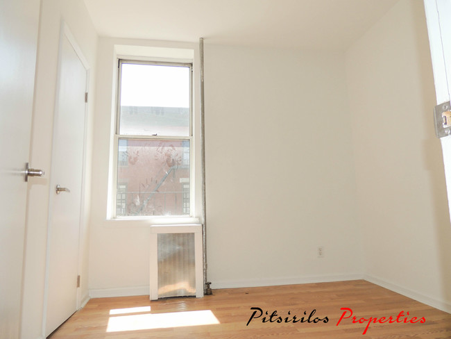 Building Photo - 475 5th Ave