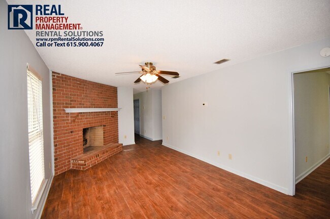 Building Photo - Great one level 3-bedroom, 2-bath in Murfreesboro! Fenced in back yard on a corner lot!