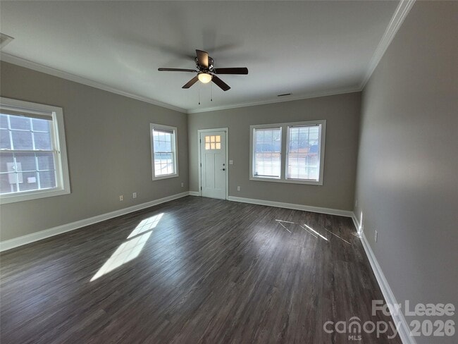 Building Photo - 1086 20th St NE