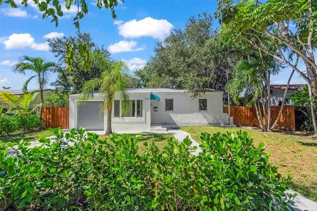 Building Photo - 6437 SW 14th St