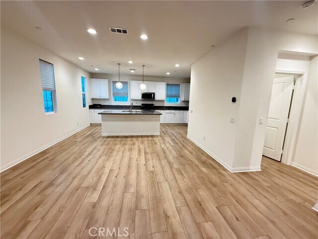 Foto del edificio - 6958 Crimson Dr