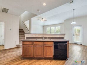Building Photo - 209 Buckingham Dr