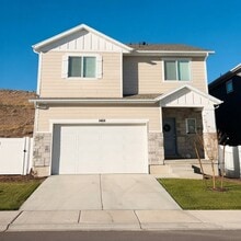 Building Photo - 1466 W Royal Cloak Dr