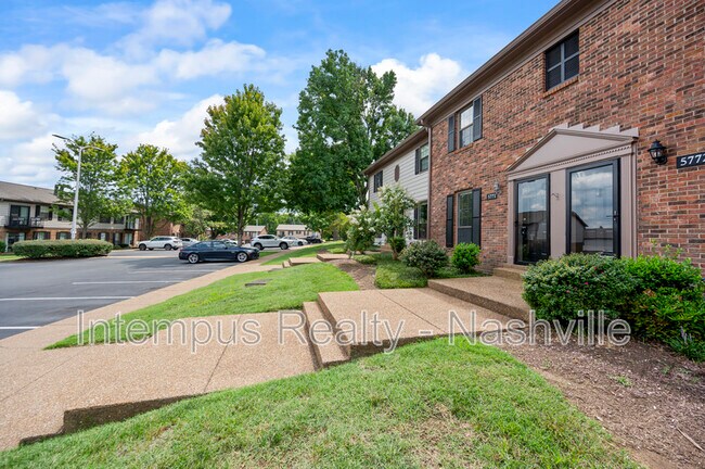 Foto del edificio - 5771 Brentwood Trace