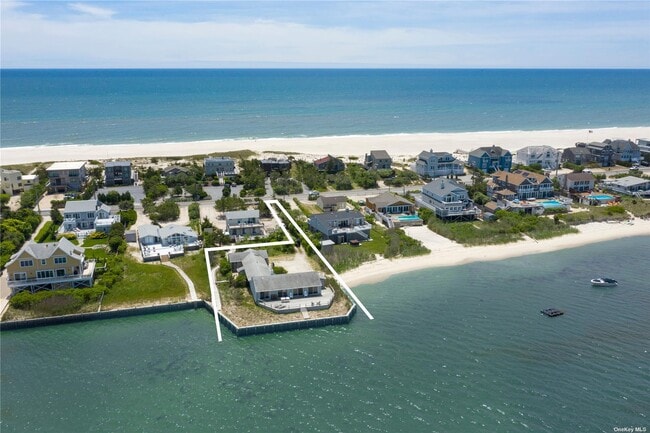 Building Photo - 654A Dune Rd
