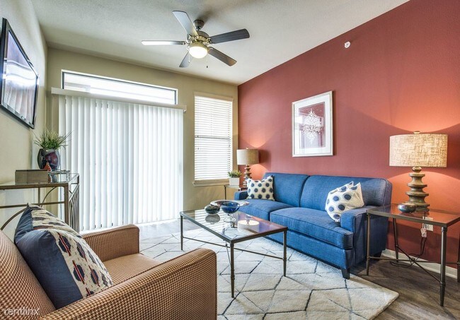 Building Photo - 1 br, 1 bath Apartment - 804 Sandman St 139