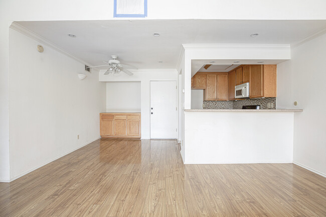 Building Photo - 5325 Newcastle Ave