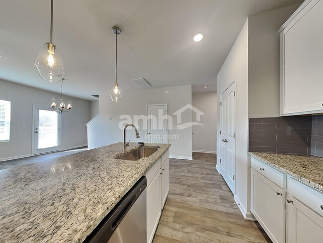 Foto del edificio - 3160 Emberly Dr