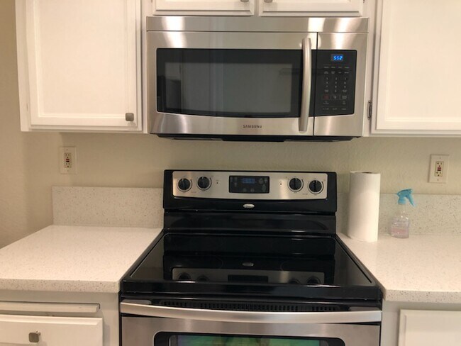 Building Photo - 850 Apricot Ave