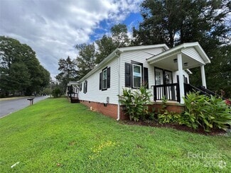 Building Photo - 621 W Iredell Ave