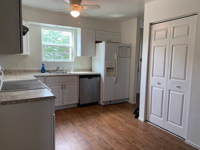 Foto del edificio - 207 Chenault Ct