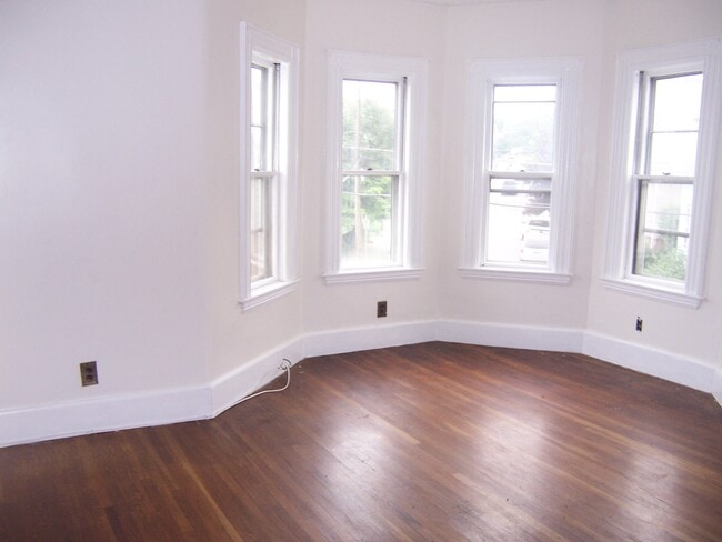 Bedroom 1 - 20 Dexter St