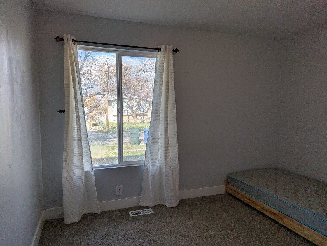 Primary Photo - 4885 W Pavant Ave