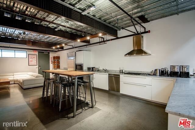 Foto del edificio - 1046 Princeton Dr