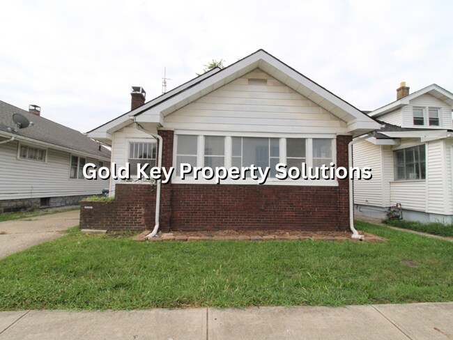 Foto del edificio - Adorable 2 BR 1 BA House with Garage and C...