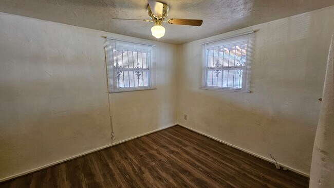 Foto del edificio - 2 bed with a office