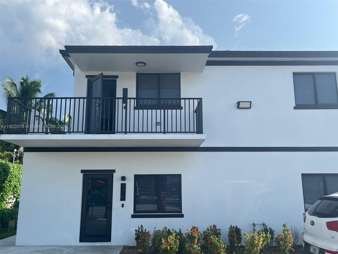 Foto principal - 772 NW 103rd St