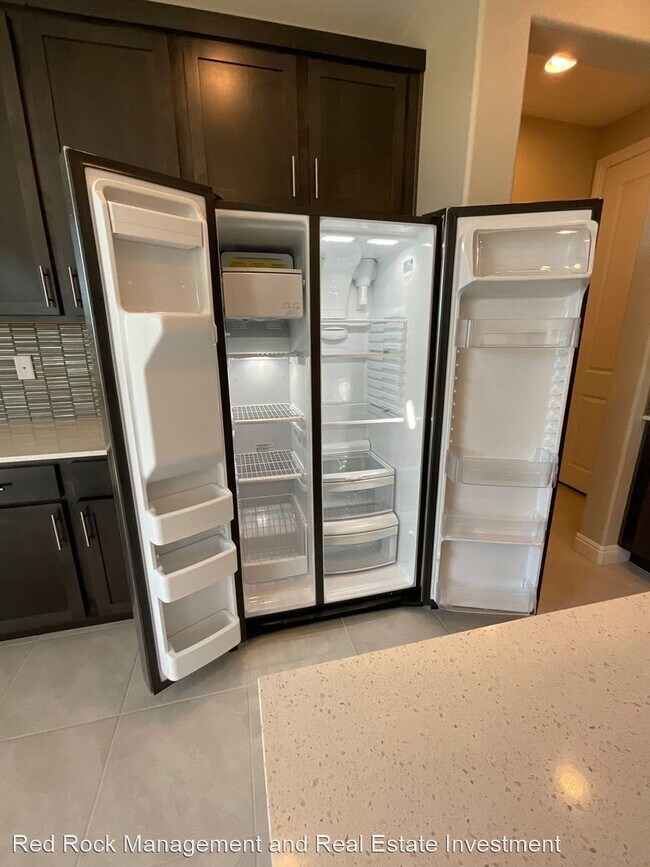 Foto del edificio - 3 br, 3 bath House - 9281 Far Side Ave