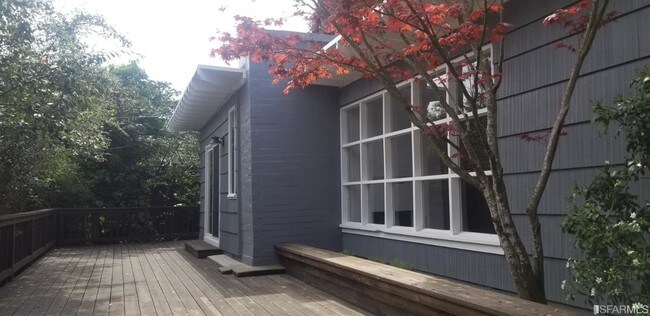 Building Photo - 488 Molino Ave