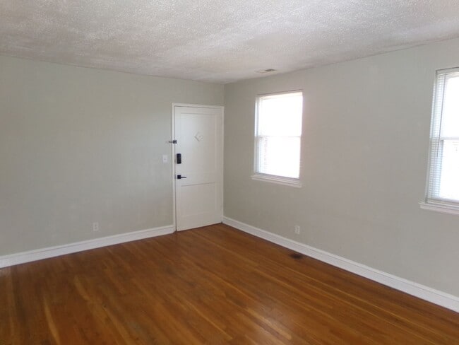 Photo - Miller Park Apartment