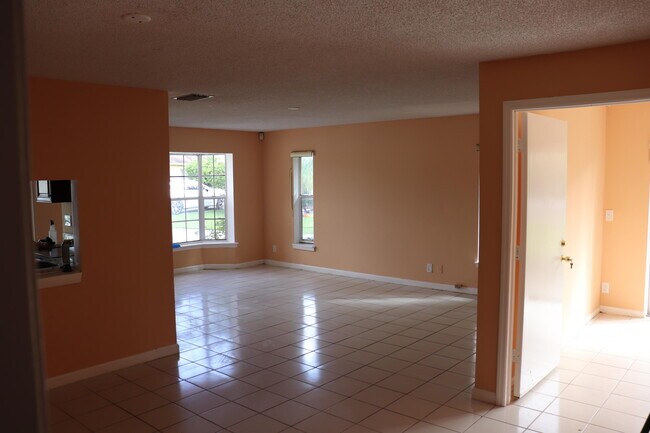 Foto del edificio - 10066 Boynton Pl Cir