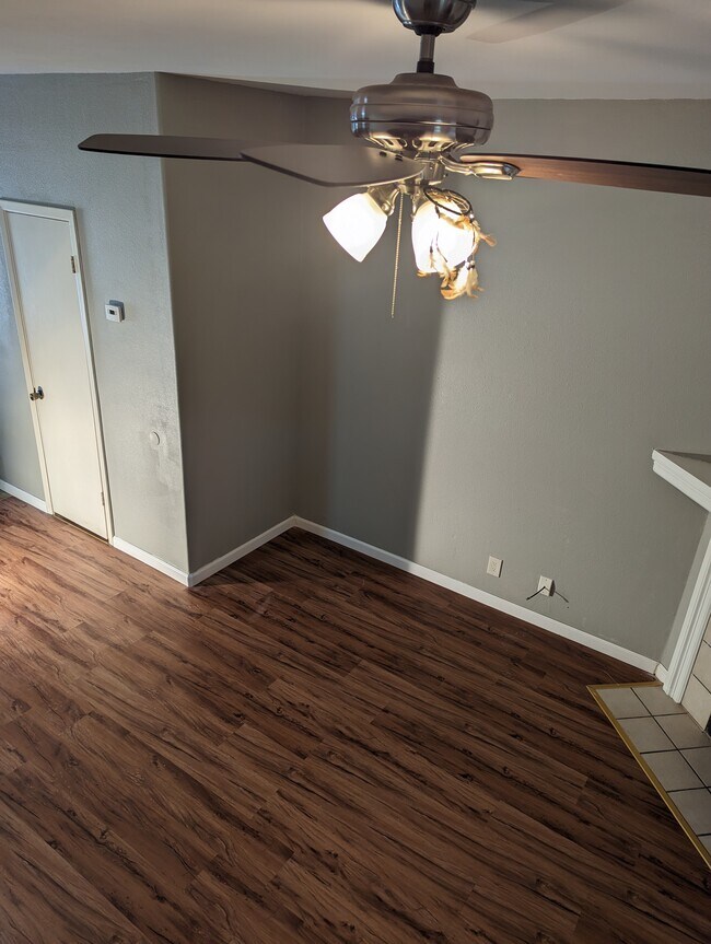 Foto del edificio - 1939 Budding Blvd