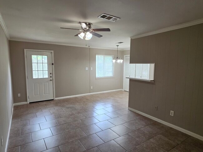 Building Photo - 9007 Glen Shadow Dr
