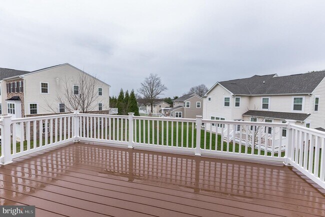 Building Photo - 710 Stonehouse Way