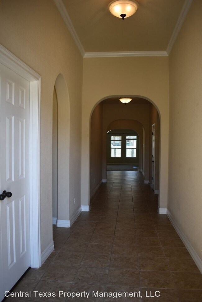 Building Photo - 4 br, 2.5 bath House - 6103 Tanzanite Dr