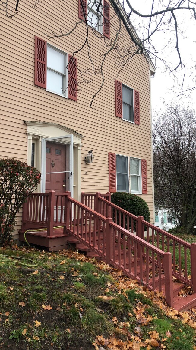 Front view of condo - 65 Atkinson St