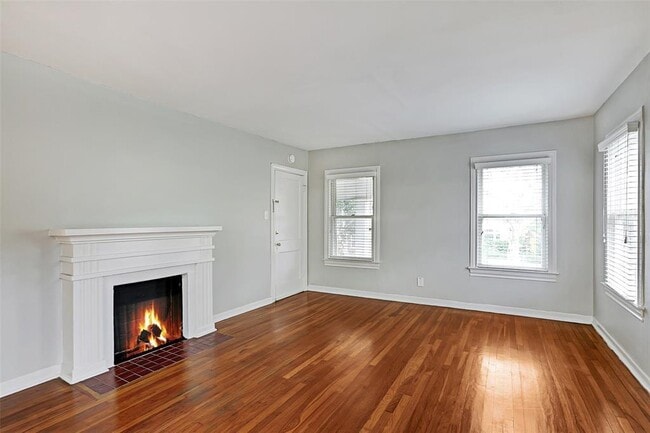Building Photo - 2348 McClendon St