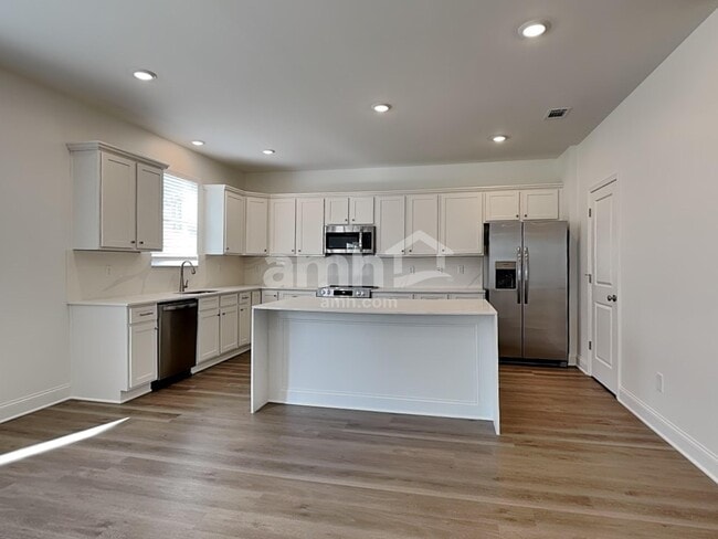 Foto del edificio - 472 Hickory Pointe Rd