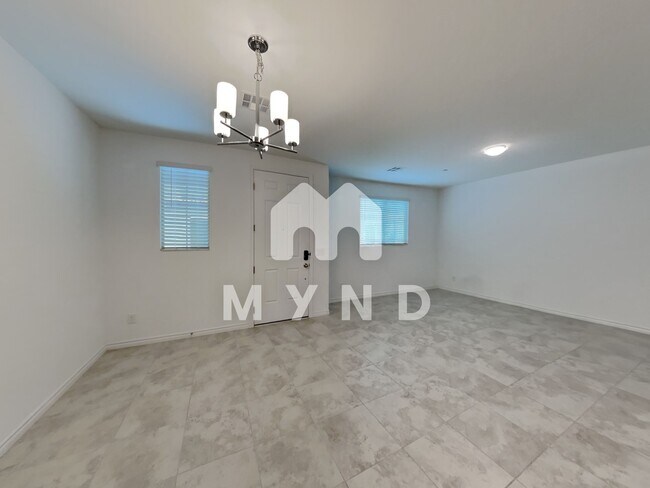 Building Photo - 807 Grand Country Ave