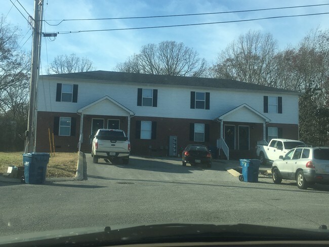 6263 Jacoby Jamison Ln, Manchester, TN 37355 Apartments