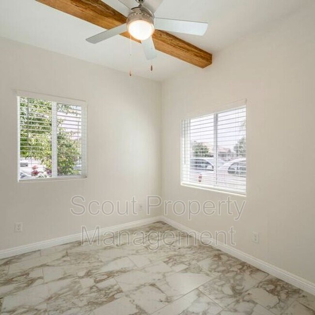 Foto del edificio - 4643 Cove St