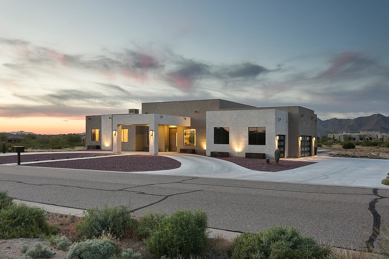 Primary Photo - 9468 Canyon Verde Dr