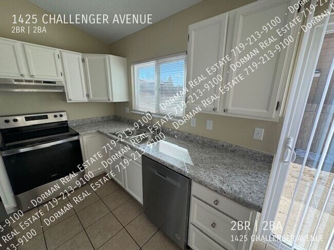 Building Photo - 1425 Challenger Ave