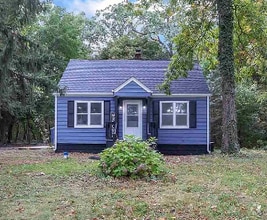 Building Photo - 52129 Clover Trail