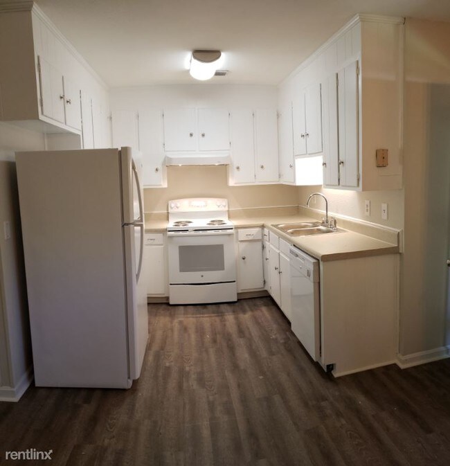 Foto del edificio - 418 Dogwood Ln
