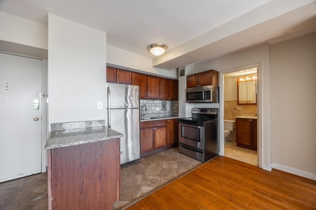 Building Photo - 4180 N Marine Dr