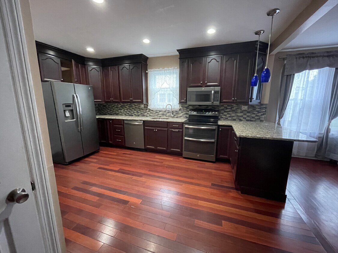 124 Wentworth Ave Unit 1st floor, Cranston, RI 02905 Apartments in Cranston, RI