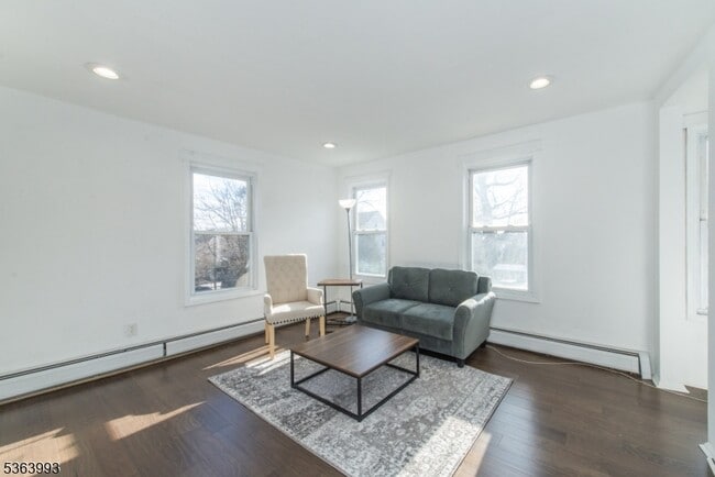 Building Photo - 14 Fidelity Pl